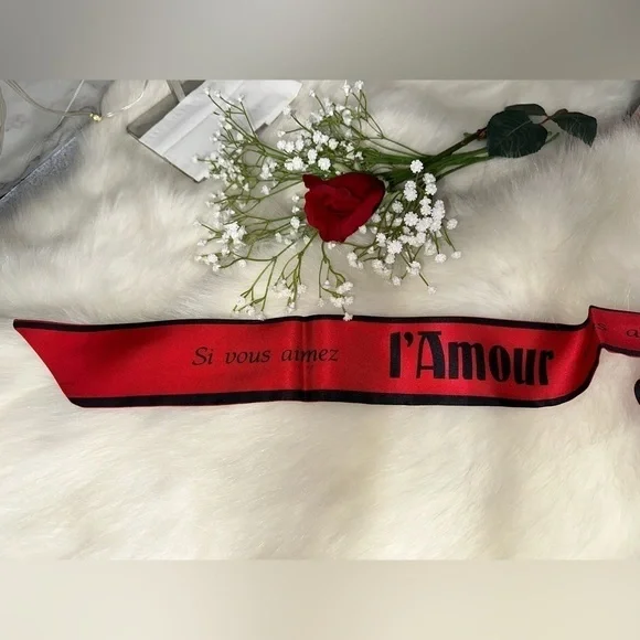 “IF YOU LIKE LOVE, YOU WILL LIKE SURREALISM” SCARF BANDEAU BAG NECK TIE - Picture 5 of 7